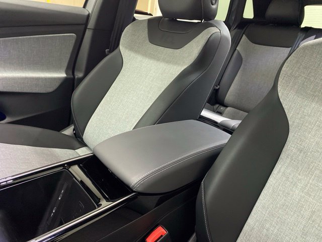 Used 2025 Volkswagen ID.4 Pro RWD image 59