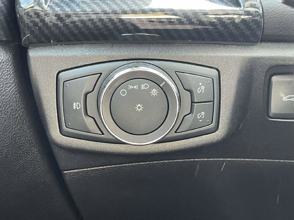 Used 2018 Ford Fusion SE w/ Equipment Group 201A FWD image 21