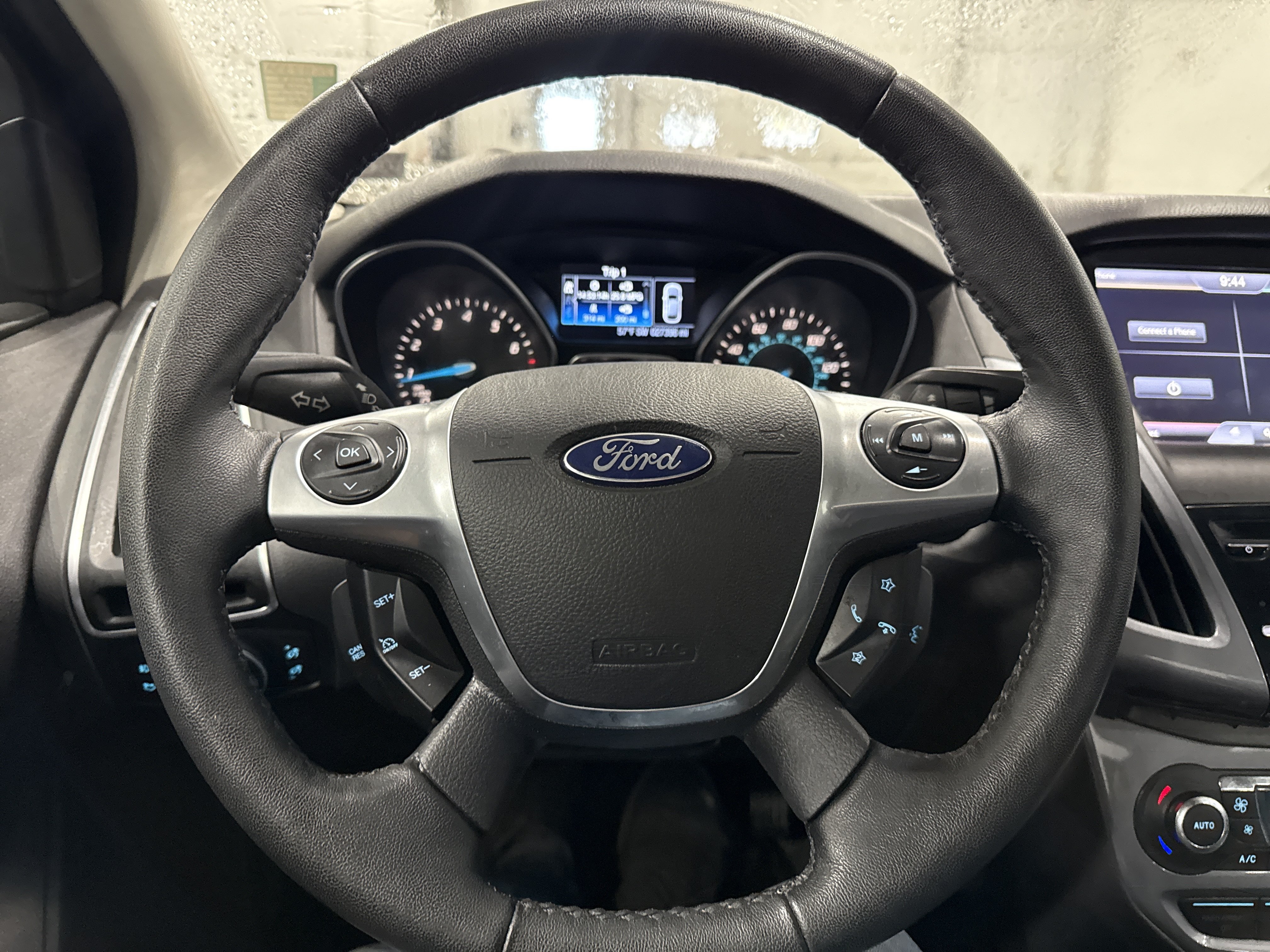 Used 2013 Ford Focus Titanium FWD image 10