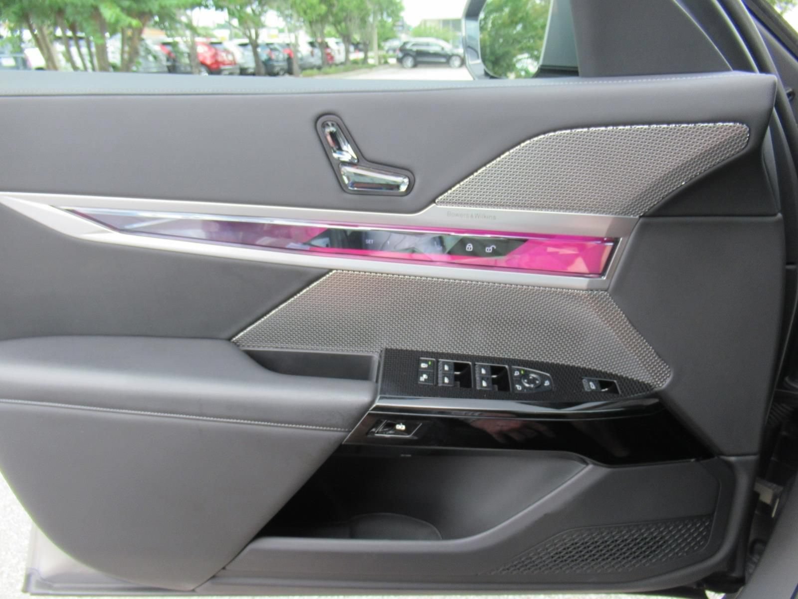 Used 2023 BMW 740i RWD image 21