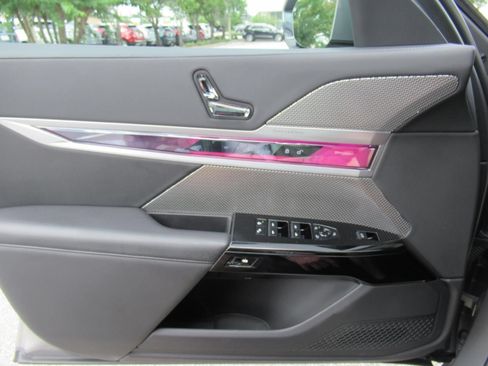 Used 2023 BMW 740i RWD image 21