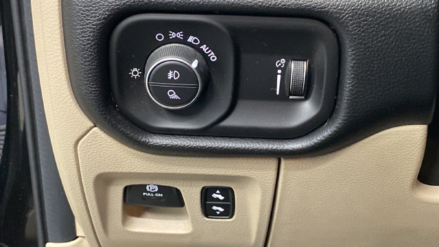 Used 2020 RAM 1500 Big Horn AWD/4WD image 29