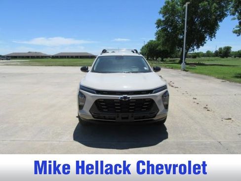 New 2026 Chevrolet Trax ACTIV w/ Driver Confidence Package FWD image 2