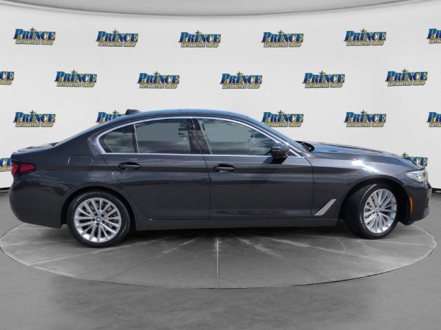 Used 2022 BMW 530i xDrive w/ Premium Package AWD/4WD image 4
