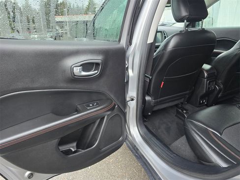 Used 2018 Jeep Compass Trailhawk image 17