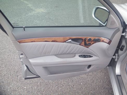 Used 2003 Mercedes-Benz E 320 Sedan image 14