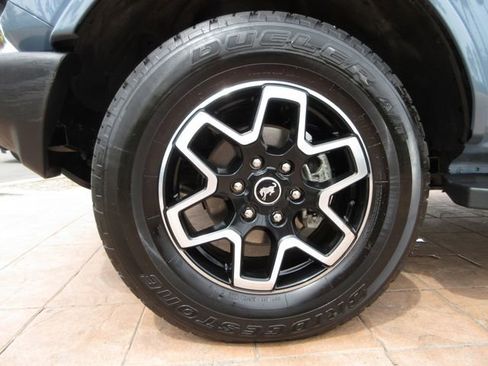 Certified 2024 Ford Bronco Outer Banks image 8