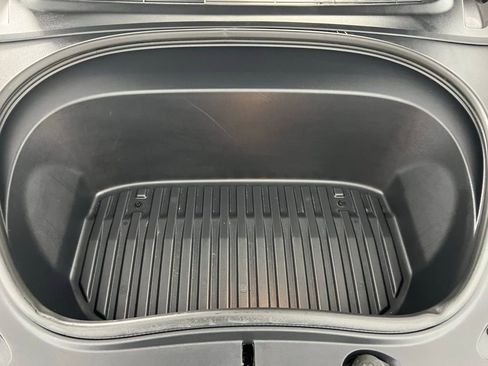Used 2025 Tesla Model 3 Long Range image 37