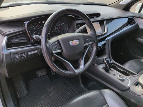 Used 2020 Cadillac XT6 Premium Luxury image 12
