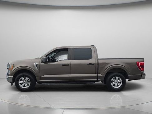 Used 2021 Ford F150 XLT w/ Trailer Tow Package RWD image 3