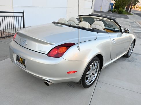 Used 2004 Lexus SC 430 Convertible image 10