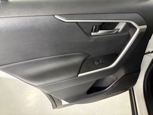 Used 2019 Toyota RAV4 XLE FWD image 36