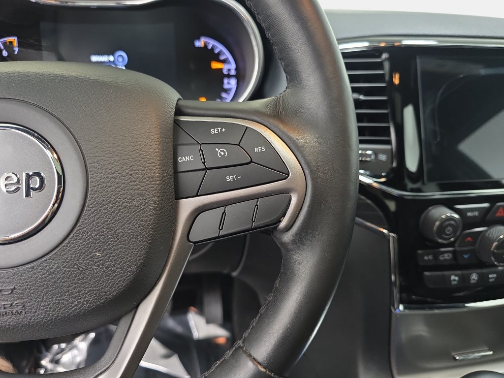 Used 2020 Jeep Grand Cherokee Limited AWD/4WD image 18