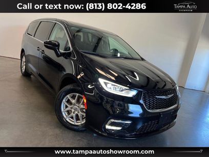 Used 2024 Chrysler Pacifica Touring-L
