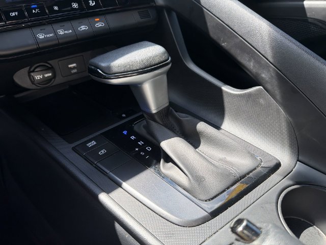 Used 2025 Hyundai Elantra Sport FWD image 26