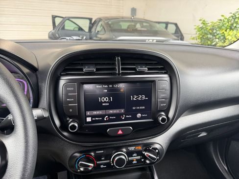Used 2025 Kia Soul LX w/ LX Technology Package image 20
