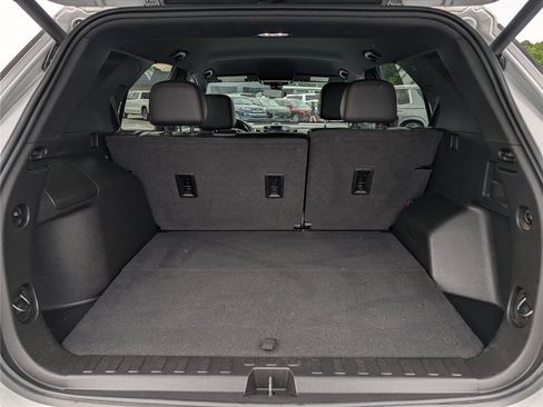 Used 2022 Chevrolet Equinox RS w/ RS Leather Package FWD image 32