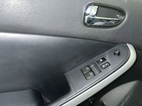 Used 2010 Nissan Altima 2.5 S w/ Premium Pkg image 13