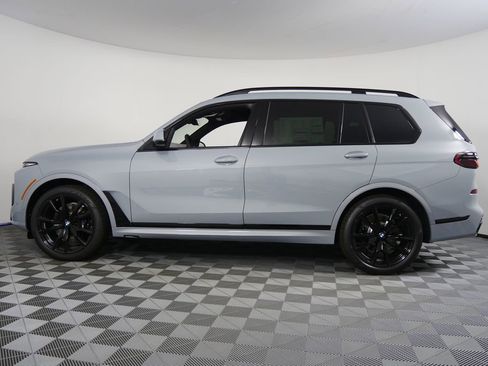 Used 2026 BMW X7 xDrive40i w/ M Sport Package image 6