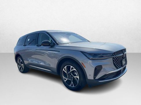 Certified 2024 Lincoln Nautilus Premier image 3