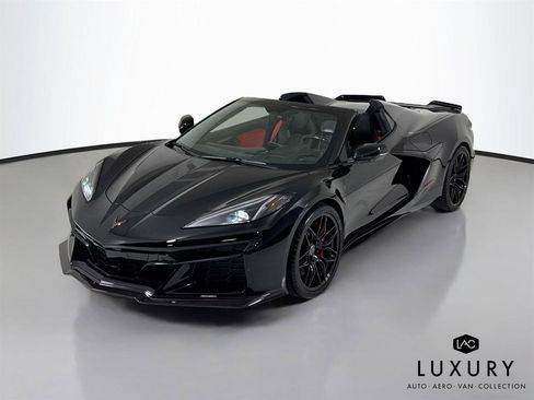 Used 2023 Chevrolet Corvette Z06 w/ Stealth Interior Trim Package RWD image 4