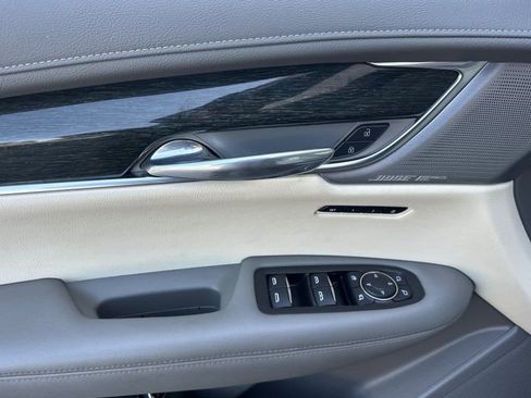 Used 2021 Cadillac XT6 Premium Luxury image 12