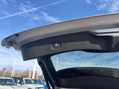 Used 2024 Ford Edge SEL w/ Convenience Package image 13