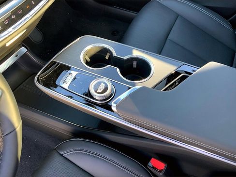 New 2025 Cadillac Lyriq Luxury image 10