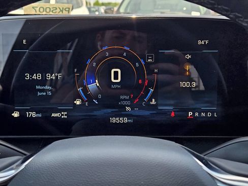 Used 2025 Chevrolet Equinox LT w/ Convenience Package II AWD/4WD image 19