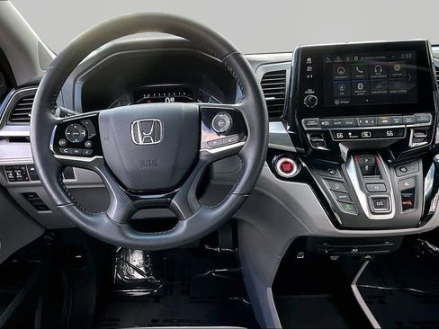 Used 2023 Honda Odyssey Touring image 9