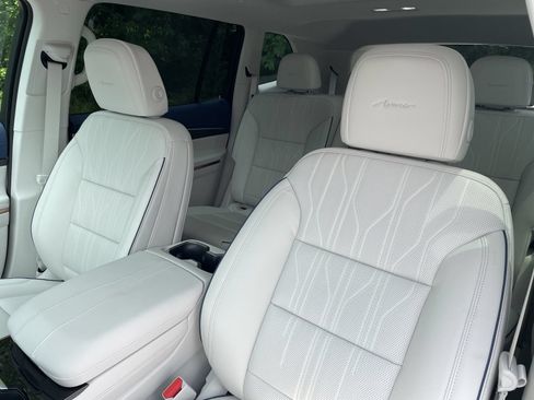 New 2026 Buick Enclave Avenir w/ Super Cruise Package AWD/4WD image 27