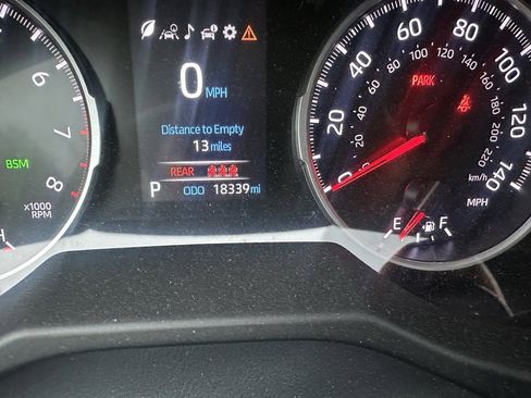 Used 2021 Toyota RAV4 XLE Premium image 12