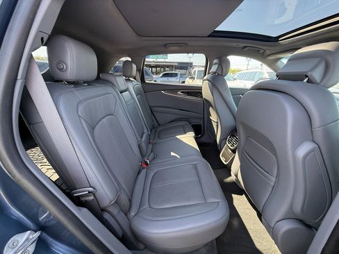 Used 2019 Lincoln Nautilus Reserve image 21