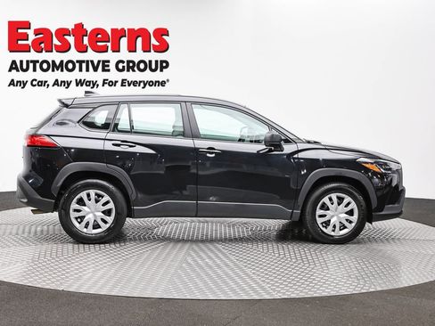 Used 2024 Toyota Corolla Cross L AWD/4WD image 4