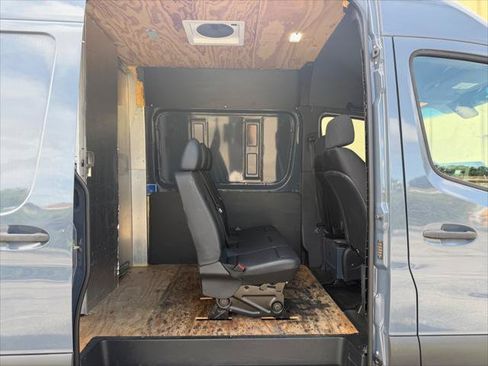 Used 2019 Mercedes-Benz Sprinter 170 image 16