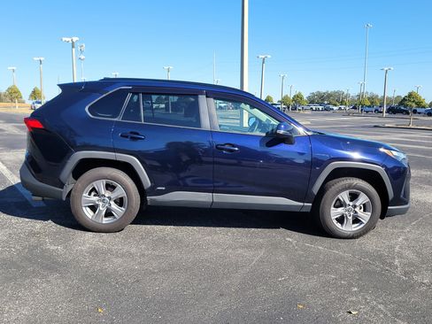 Used 2022 Toyota RAV4 XLE image 8