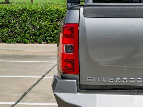 Used 2013 Chevrolet Silverado 2500 LTZ w/ LTZ Plus Package image 46