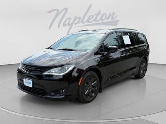 Used 2019 Chrysler Pacifica Touring-L w/ S Appearance Package FWD video 1