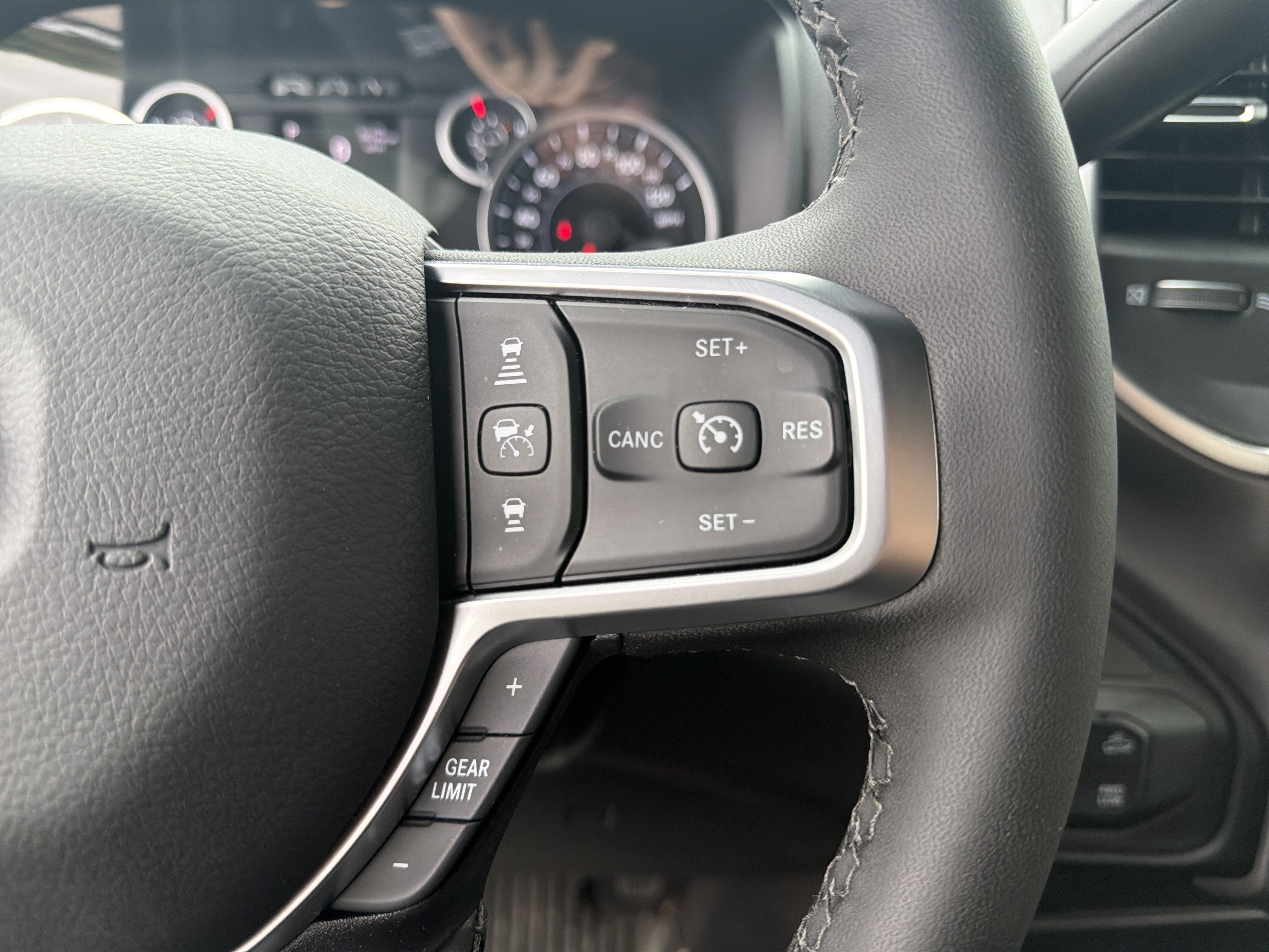 Used 2025 RAM 2500 Big Horn AWD/4WD image 18