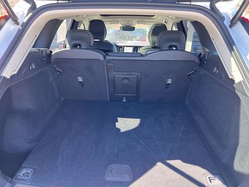 Certified 2025 Volvo XC60 B5 Plus AWD/4WD image 27