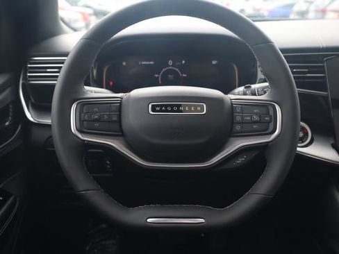 Used 2023 Jeep Wagoneer Series II AWD/4WD image 12