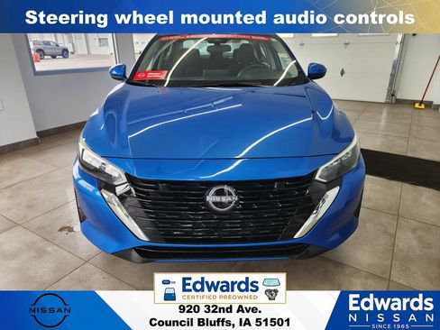 Used 2025 Nissan Sentra SV FWD image 3