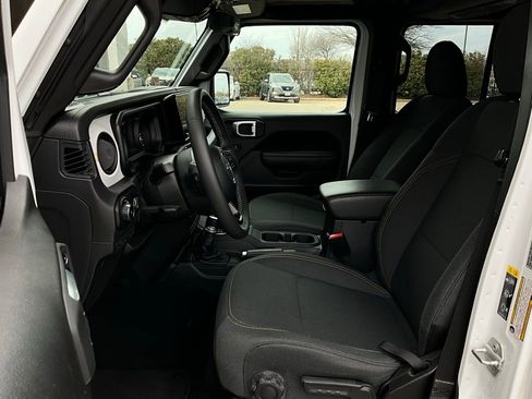Used 2025 Jeep Wrangler Sport S image 10