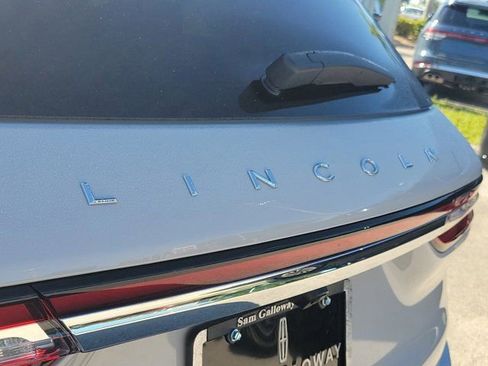 Certified 2022 Lincoln Corsair FWD image 11