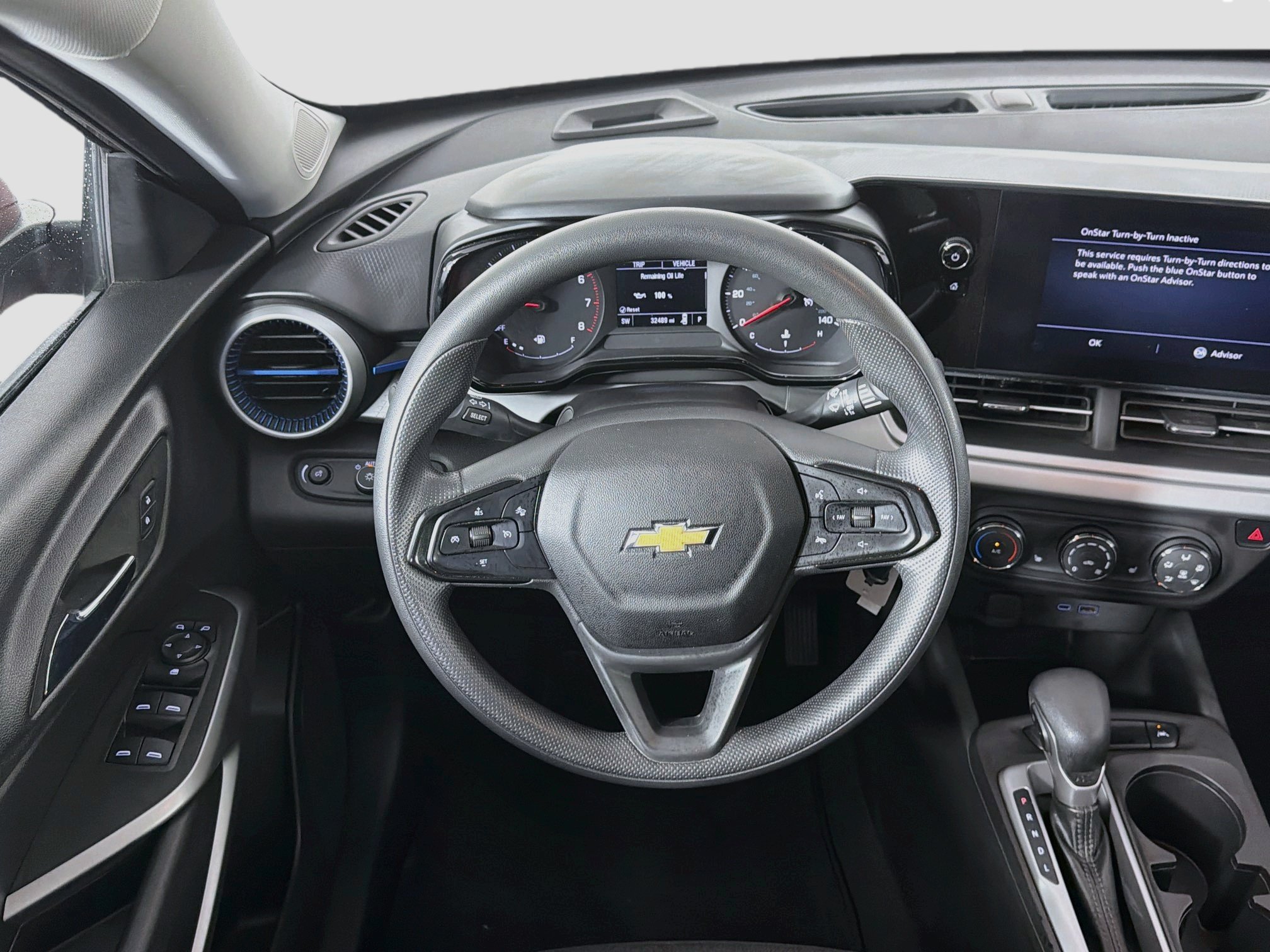 Used 2024 Chevrolet Trax LS w/ LS Convenience Package FWD image 18
