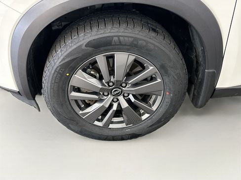 Used 2023 Nissan Pathfinder S AWD/4WD image 11