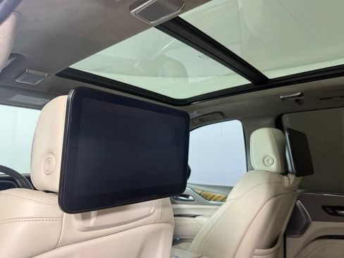Used 2021 Cadillac Escalade Premium Luxury Platinum AWD/4WD image 27