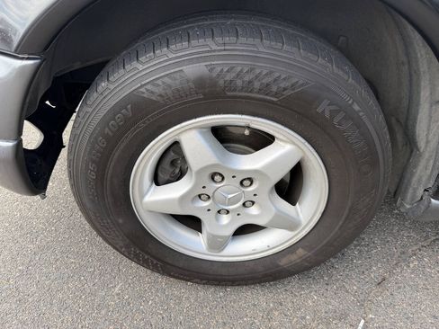 Used 1999 Mercedes-Benz ML 320 4MATIC image 29
