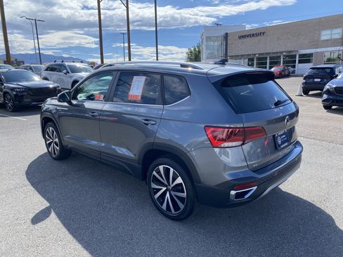 Certified 2023 Volkswagen Taos SE FWD image 49