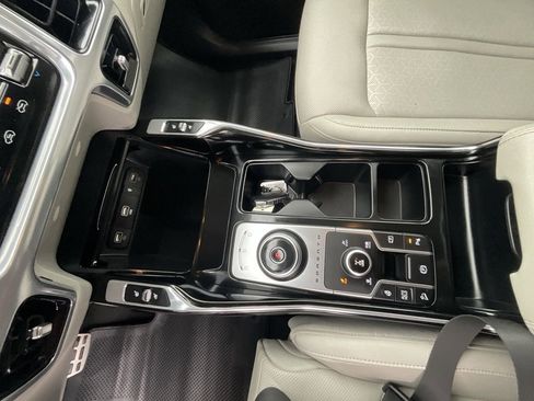 Used 2023 Kia Sorento SX Prestige image 20